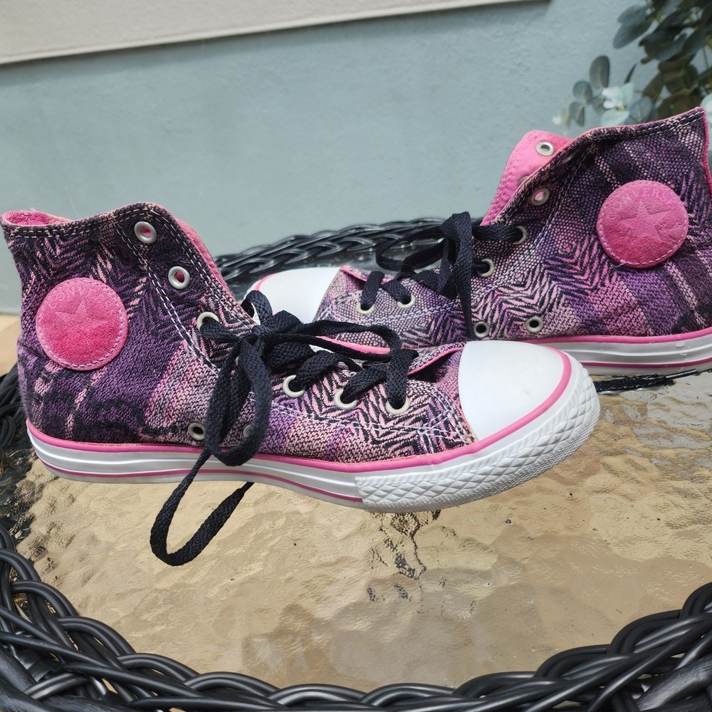 Converse Junior Chuck Taylor All Stars Size 5 Purple Pink Note: Worn Logo Patch